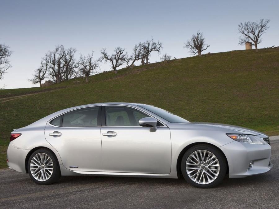  Lexus ES300h 2012 года  (фото 37 из 44)